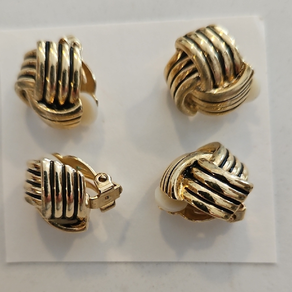 Comfort Clip knot Gold Earrings, 2 Pair